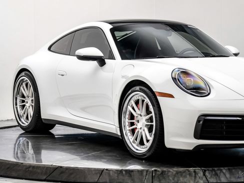 Used 2020 Porsche 911 Carrera RWD image 21
