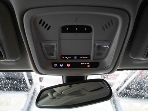 Used 2018 Buick LaCrosse Essence FWD image 18