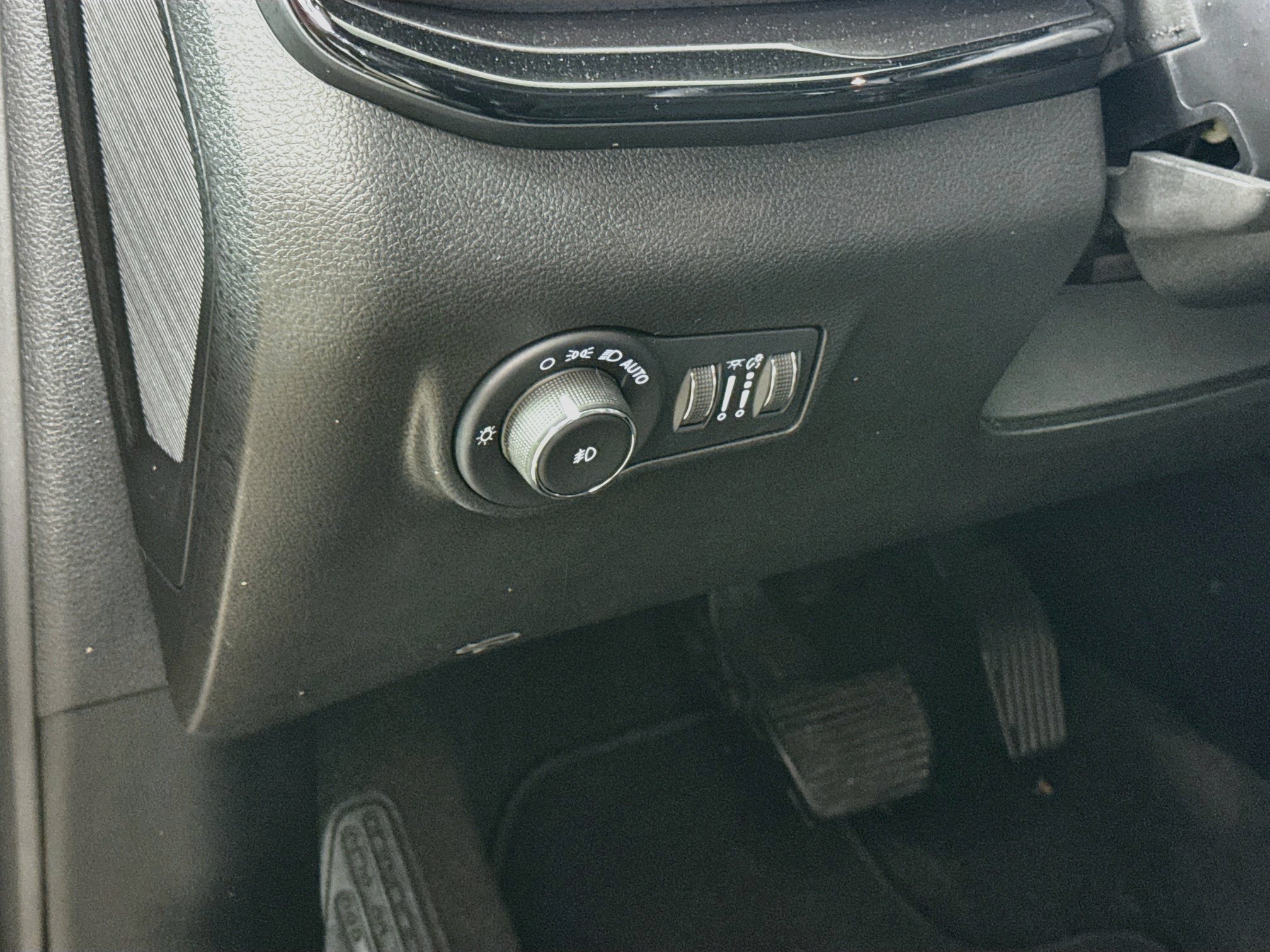 Used 2022 Jeep Compass Latitude FWD image 10