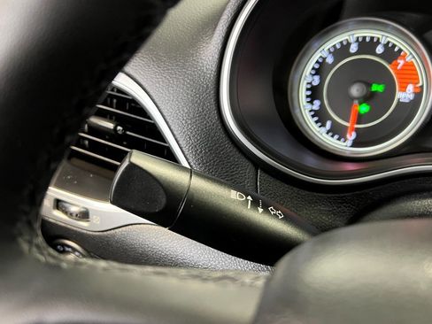 Used 2022 Jeep Cherokee Latitude w/ Sun & Sound Group image 34