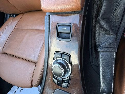 Used 2011 BMW 335i Convertible RWD image 18