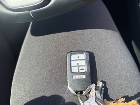 Used 2018 Honda Accord Touring image 19