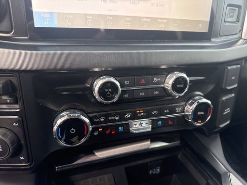 Used 2025 Ford F250 Platinum image 15