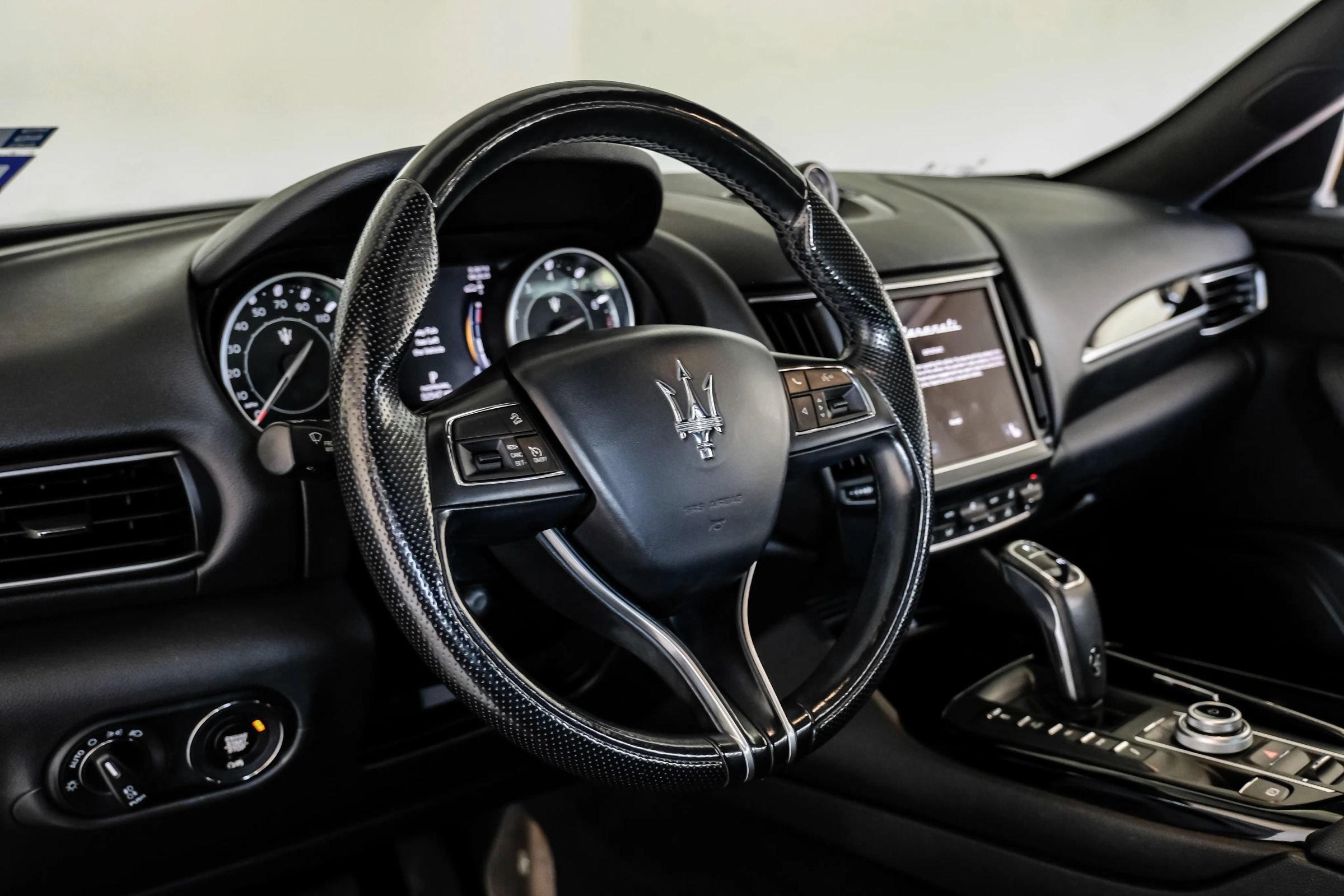 Used 2021 Maserati Levante AWD/4WD image 16