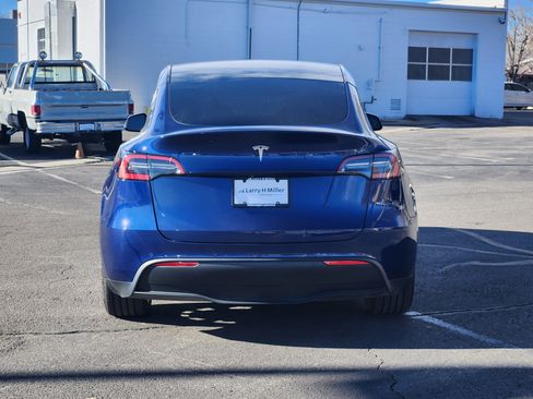 Used 2021 Tesla Model Y 2WD image 5