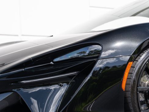Used 2023 McLaren Artura RWD image 28