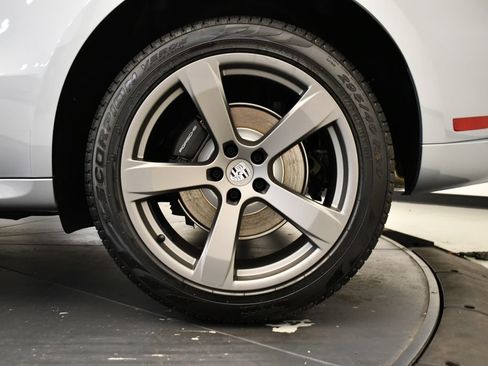 Certified 2026 Porsche Macan AWD/4WD image 17
