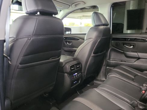 Certified 2025 Honda Pilot EX-L image 13