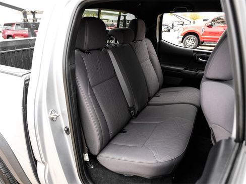 Used 2019 Toyota Tacoma TRD Off-Road image 33