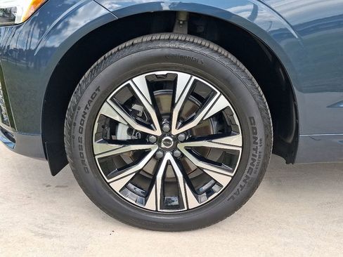Used 2024 Volvo XC60 B5 Core w/ Climate Package AWD/4WD image 3
