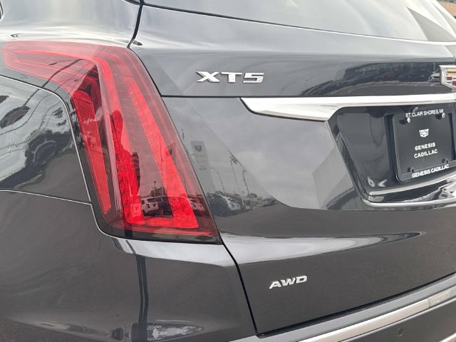 Used 2020 Cadillac XT5 Premium Luxury w/ LPO, Floor Liner Package AWD/4WD image 9