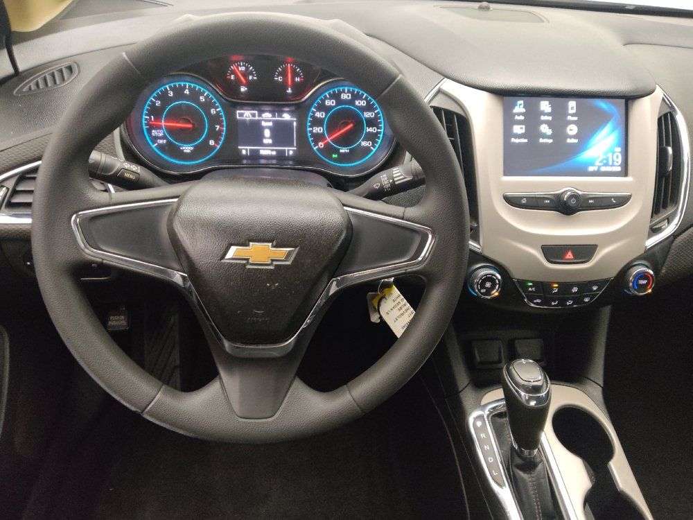 Used 2017 Chevrolet Cruze LS FWD image 22