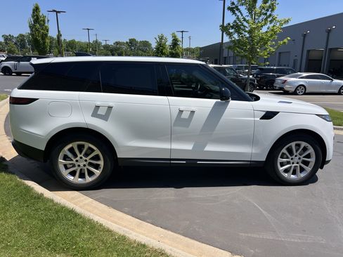 Certified 2025 Land Rover Range Rover Sport S AWD/4WD image 9