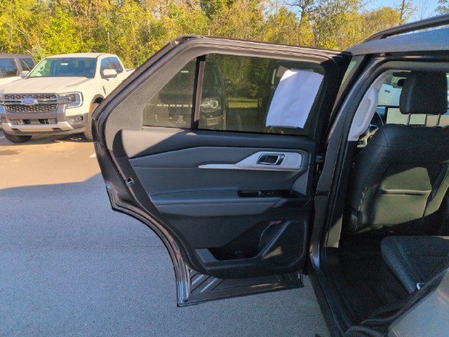 Certified 2025 Ford Explorer Active w/ Active Comfort Package AWD/4WD image 22