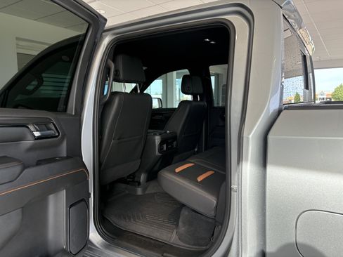 Used 2024 GMC Sierra 1500 AT4 w/ AT4 Carbonpro Edition AWD/4WD image 19