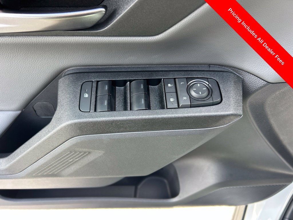 Used 2026 Toyota RAV4 SE w/ Convenience Package FWD image 5
