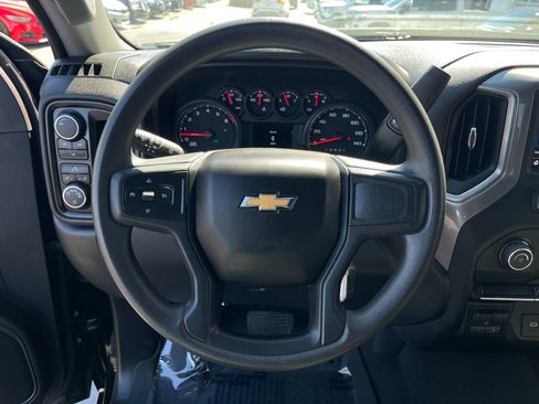 Used 2022 Chevrolet Silverado 2500 Custom w/ Custom Convenience Package AWD/4WD image 19