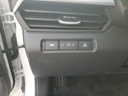 Used 2025 Nissan Altima 2.5 SV image 24