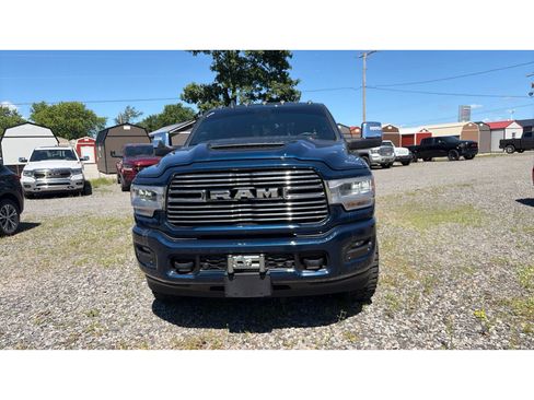 Used 2024 RAM 2500 Laramie w/ Sport Appearance Package AWD/4WD image 2