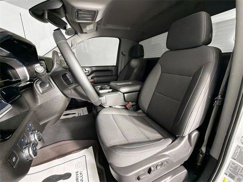 Used 2025 GMC Sierra 2500 SLE image 18