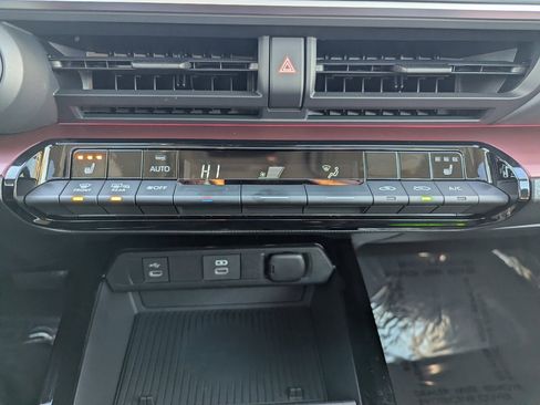 Used 2026 Toyota Prius Plug-In Hybrid image 22