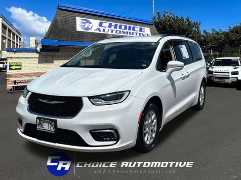 Used 2022 Chrysler Pacifica Touring-L FWD image 1