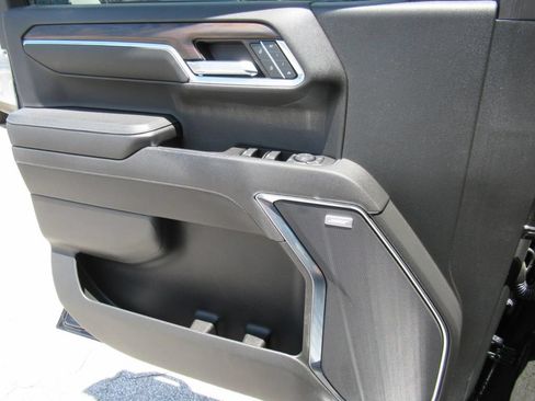 Used 2023 GMC Sierra 1500 SLT w/ SLT Premium Package AWD/4WD image 19