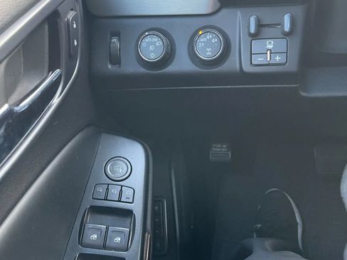 Used 2015 GMC Yukon XL SLT w/ Open Road Package image 18