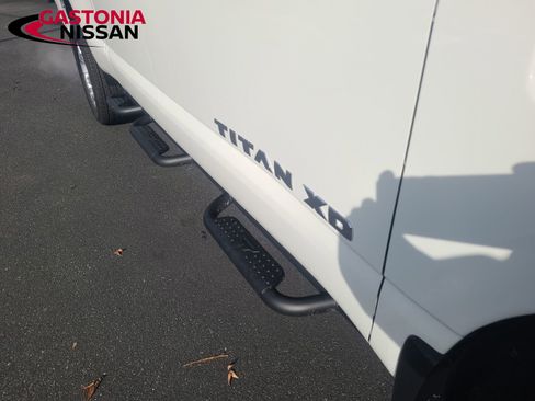 Used 2024 Nissan Titan SV w/ SV Convenience Package image 25