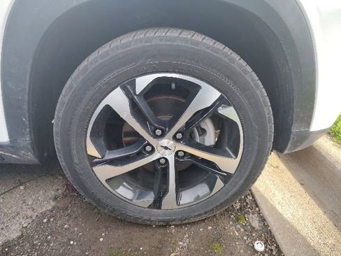 Used 2024 Chevrolet Trax RS w/ Driver Confidence Package FWD image 10