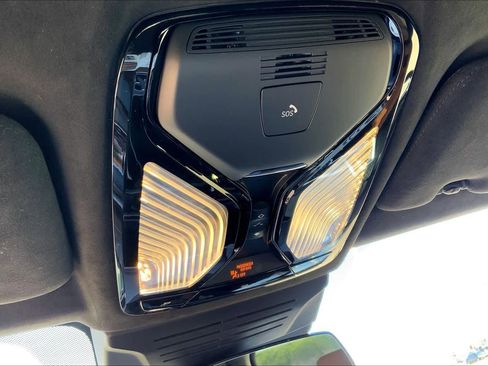 Used 2025 BMW X5 xDrive50e w/ M Sport Package image 30