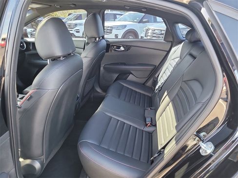 Used 2022 Kia Forte GT w/ GT2 Package image 11