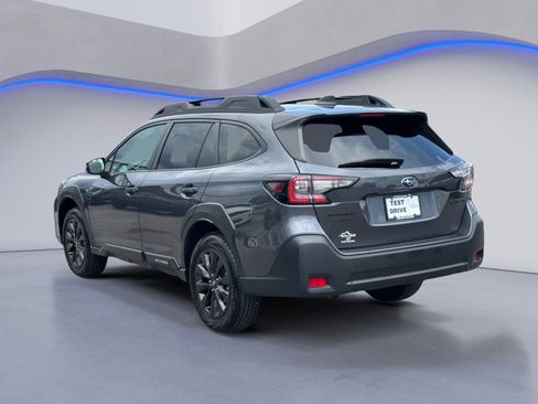 Used 2025 Subaru Outback Onyx Edition AWD/4WD image 3