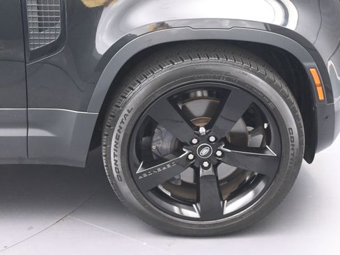 Used 2021 Land Rover Defender 110 SE image 11