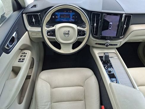 Used 2023 Volvo XC60 B5 Plus w/ Climate Package AWD/4WD image 10
