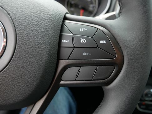 Used 2022 Jeep Cherokee Trailhawk w/ Sound & Nav Group AWD/4WD image 28