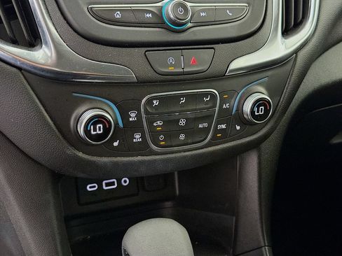 Used 2024 Chevrolet Equinox LT w/ Driver Convenience Package AWD/4WD image 19