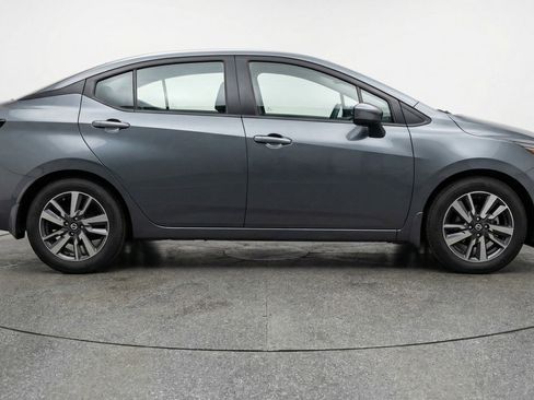 Used 2025 Nissan Versa SV FWD image 11