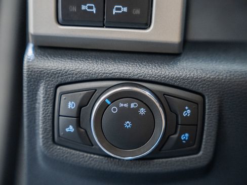 Used 2022 Ford F350 Lariat w/ Chrome Package image 47