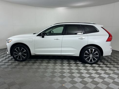 Used 2023 Volvo XC60 T8 Plus w/ Climate Package AWD/4WD image 5