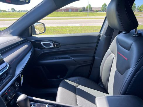 New 2026 Jeep Compass Trailhawk image 21