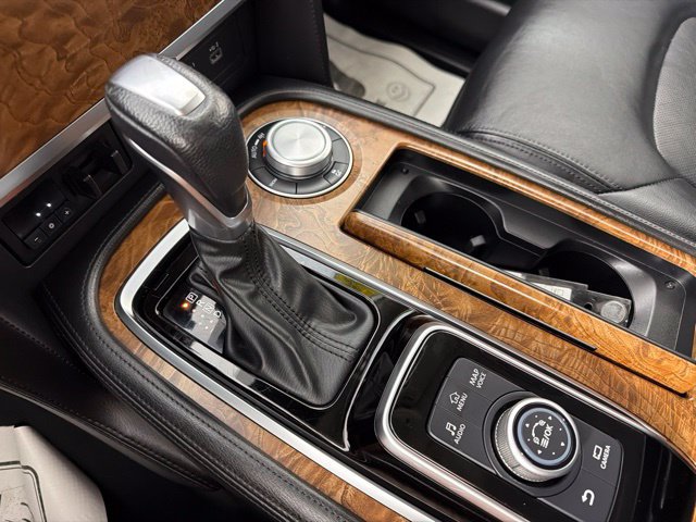 Used 2024 Nissan Armada SL w/ Captain's Chairs Package AWD/4WD image 10