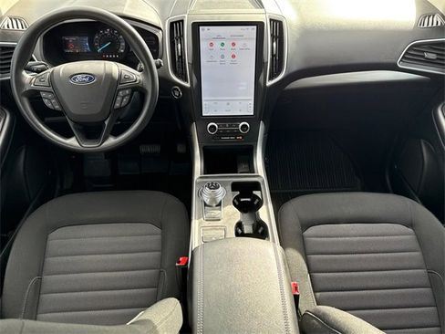 Used 2024 Ford Edge SE w/ Black Appearance Package image 13