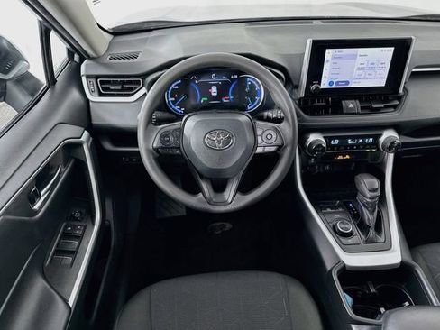 Used 2025 Toyota RAV4 XLE AWD/4WD image 10