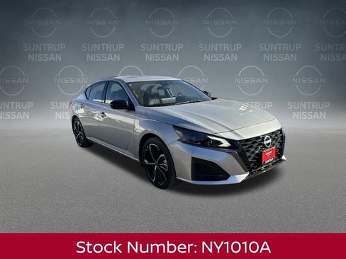 New 2025 Nissan Altima 2.5 SR w/ SR Premium Package image 9