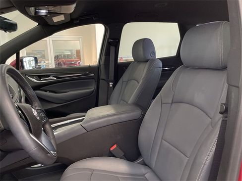 Used 2024 Buick Enclave Premium image 9