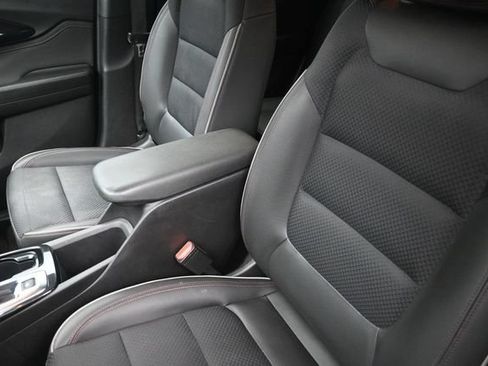 Used 2021 Chevrolet TrailBlazer RS w/ Technology Package FWD image 17