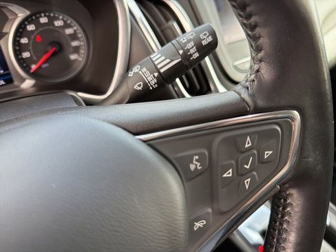 Used 2020 Chevrolet Equinox LT w/ Driver Convenience Package image 21