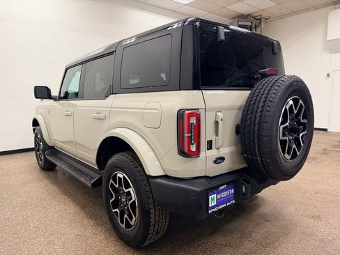 Used 2025 Ford Bronco Outer Banks AWD/4WD image 3