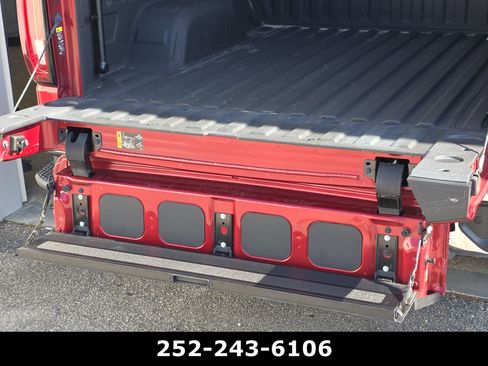 Used 2023 GMC Sierra 1500 SLT w/ SLT Premium Package AWD/4WD image 33